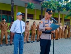 Kapolsek Galesong Utara Jadi Pembina Upacara di SMKN 7 Takalar
