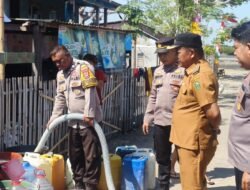 Polres Takalar Salurkan Air Bersih untuk Warga Terdampak Kekeringan di Marbo